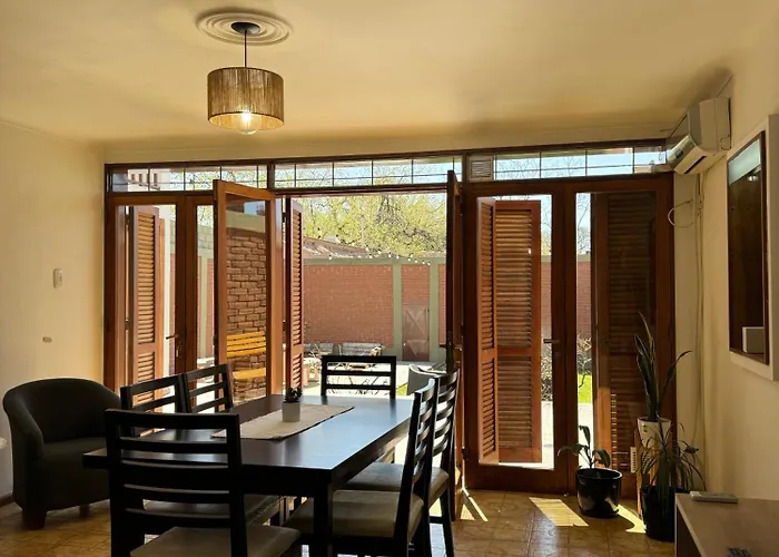 Encanto Mendocino: Espaciosa Casa En Juan B Justo