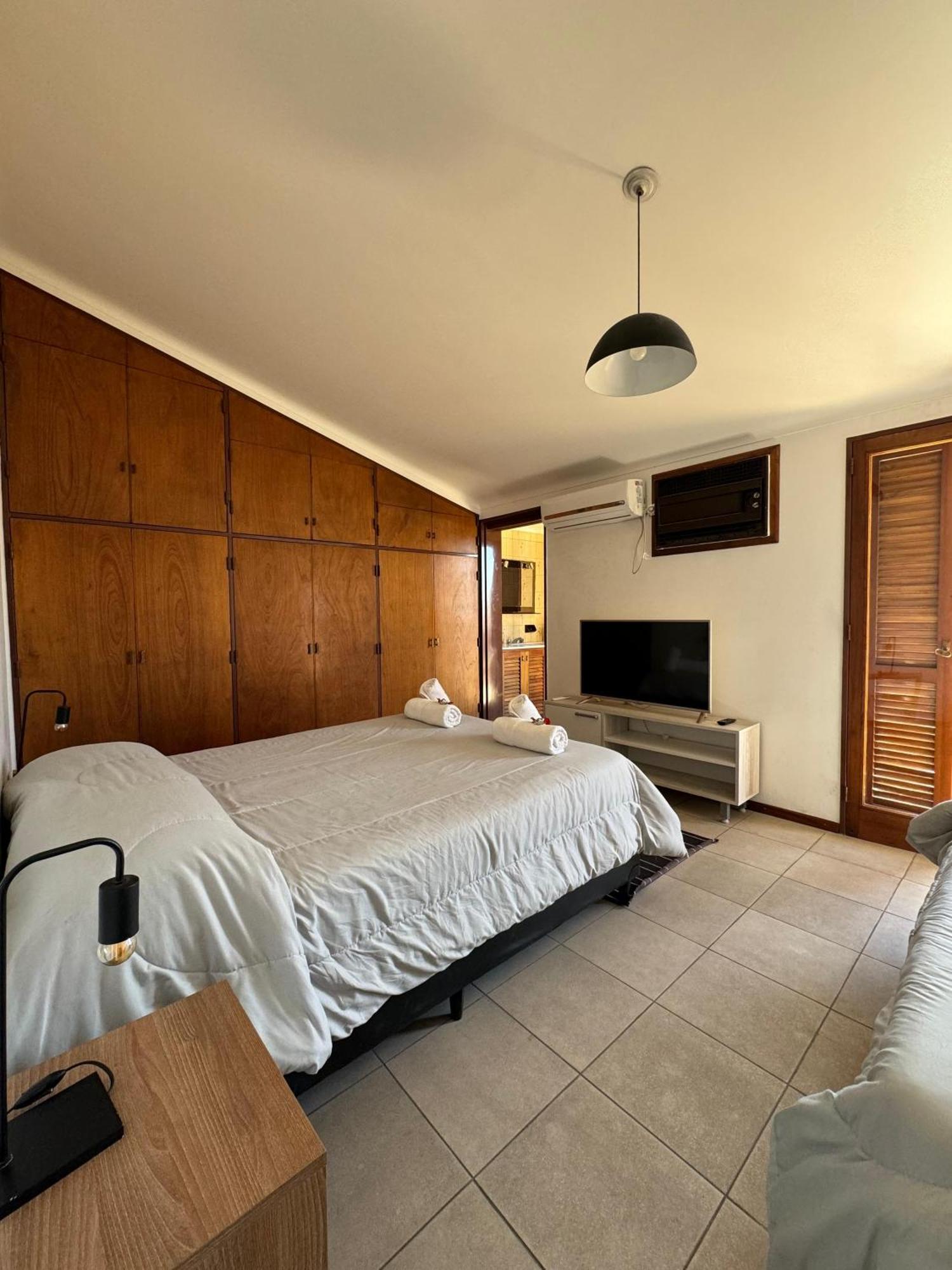 Encanto Mendocino: Espaciosa Casa En Juan B Justo * Mendoza