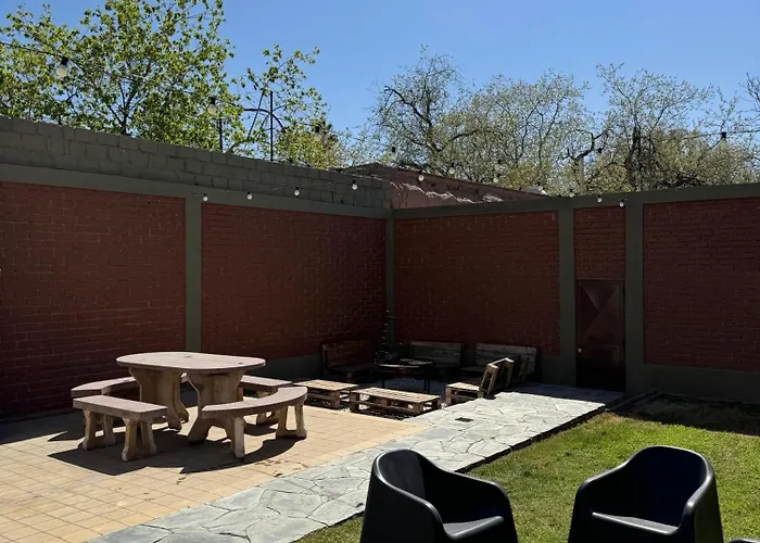 Encanto Mendocino: Espaciosa Casa En Juan B Justo