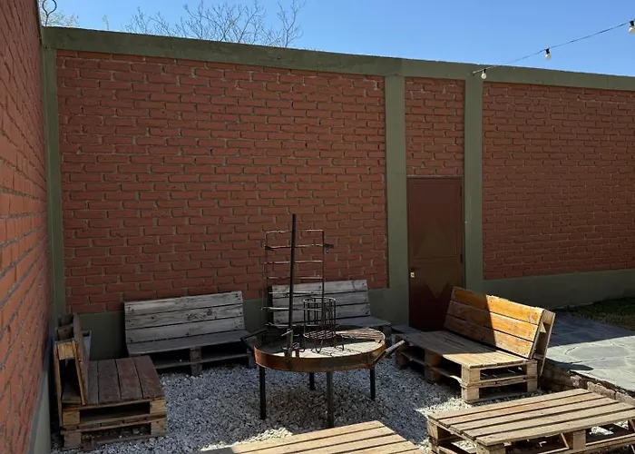 Encanto Mendocino: Espaciosa Casa En Juan B Justo
